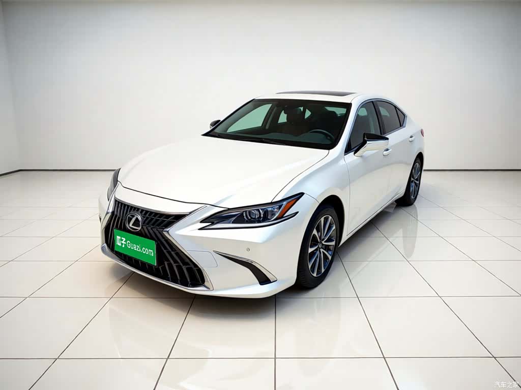 Lexus ES, 2023 1