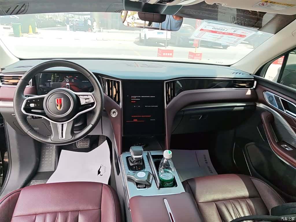 Hongqi HS7, 2025 10