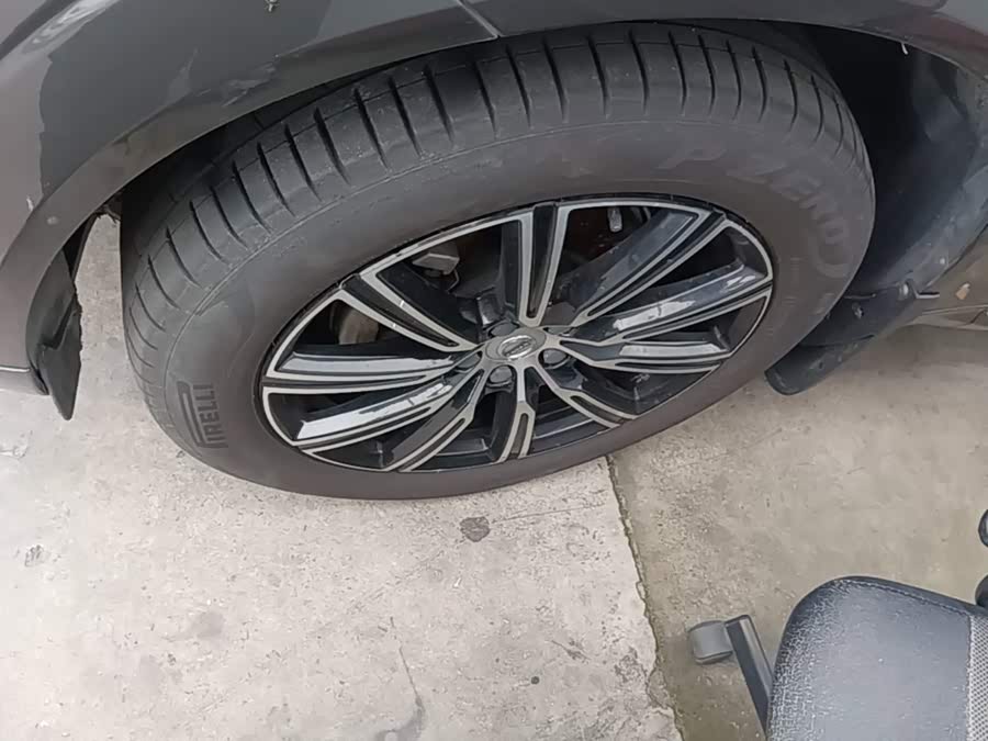 Volvo XC60 2019, фото 25