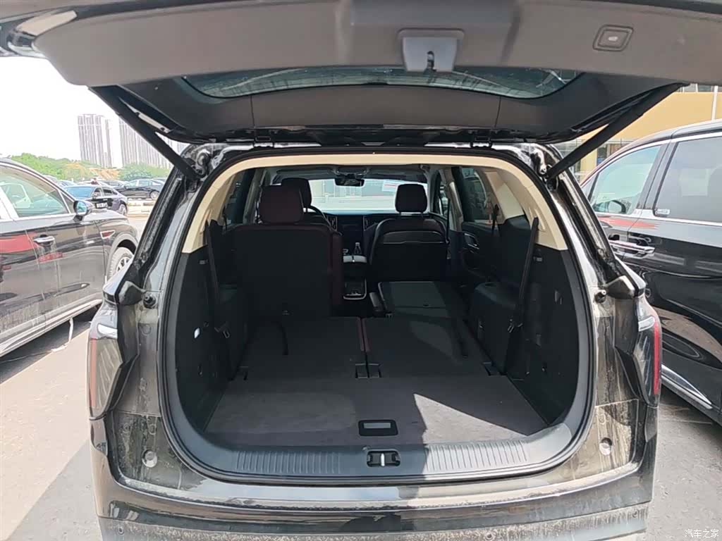 Hongqi HS7, 2025 19