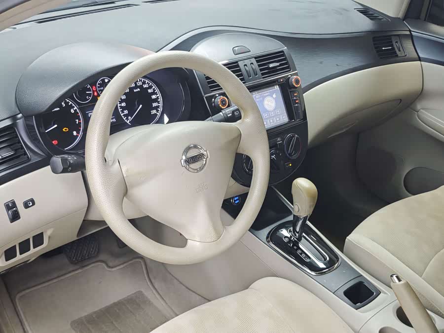 Nissan Tiida 2015, фото 9