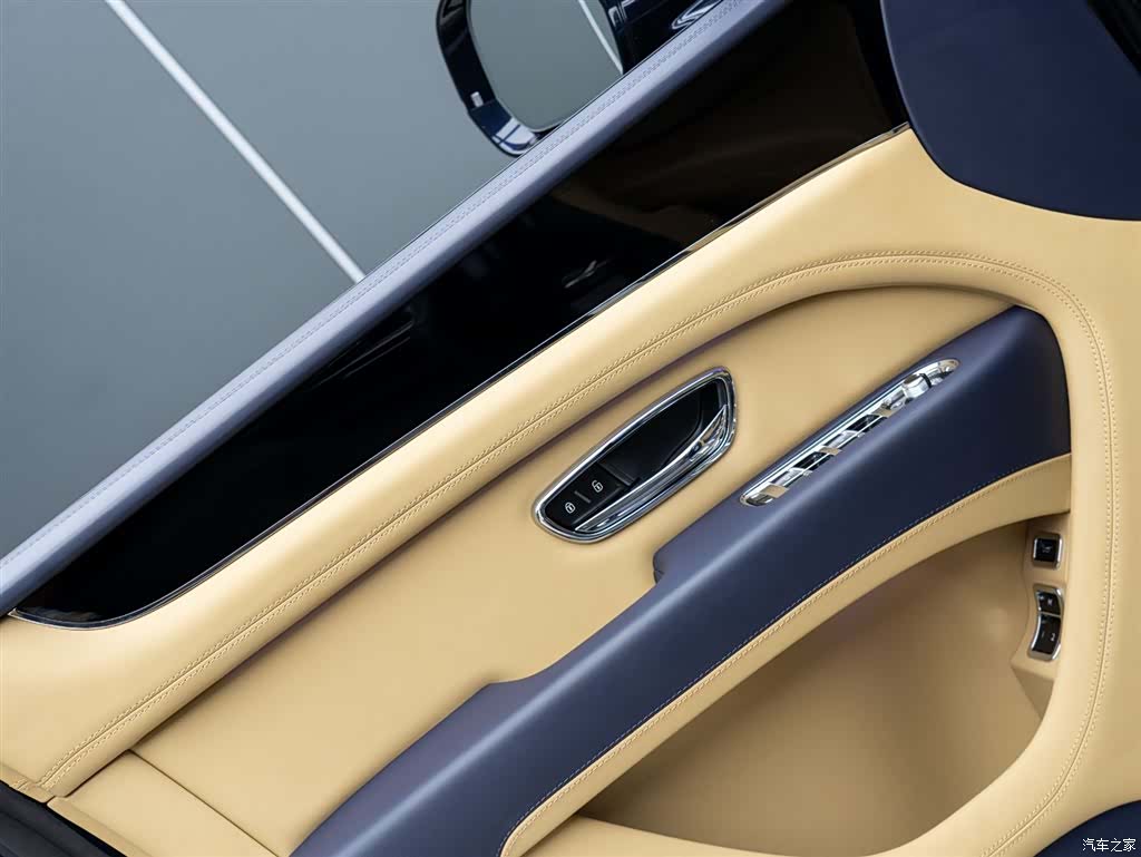 Bentley Bentayga, 2024 8