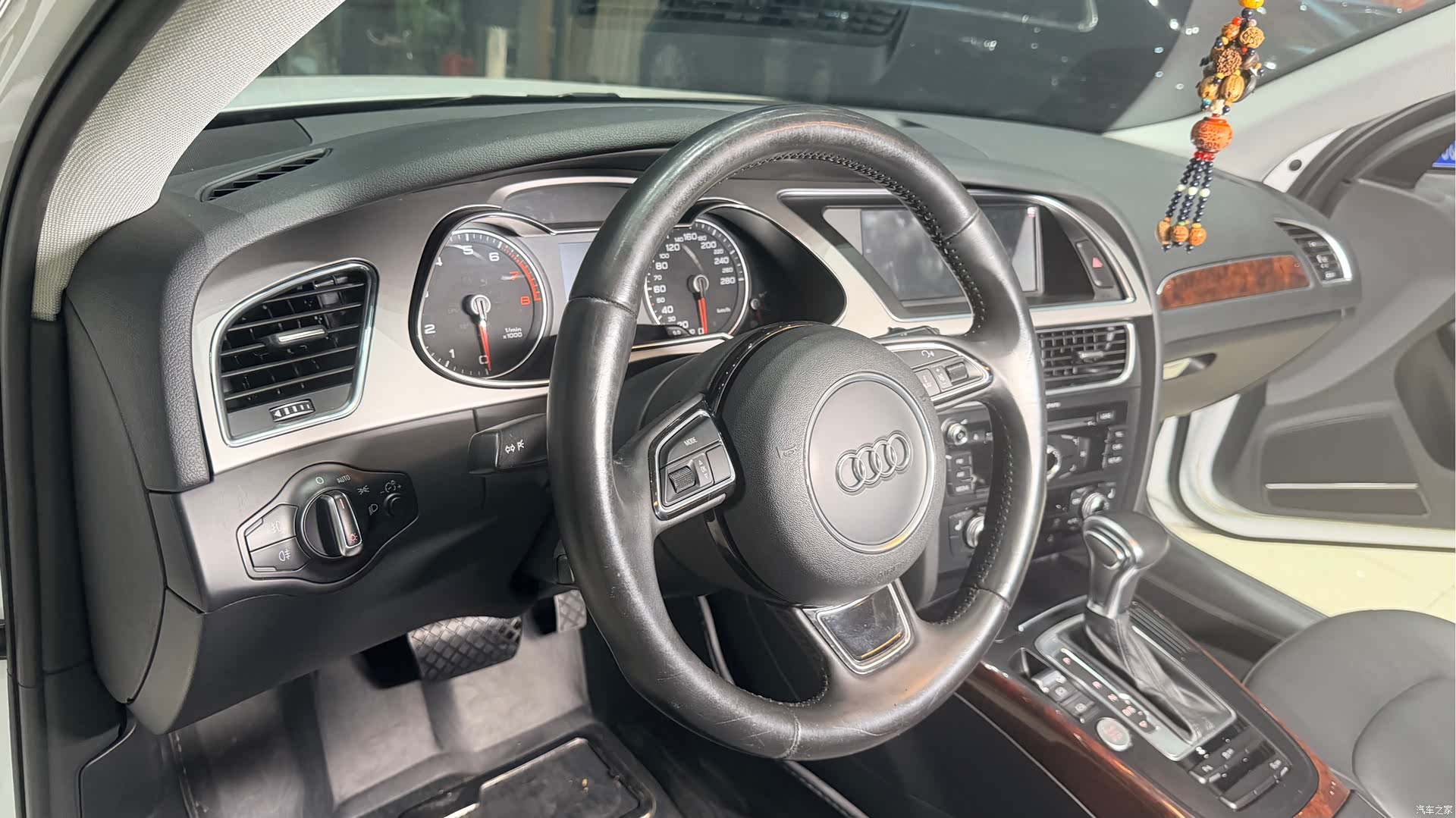 Audi A4L, 2016 12