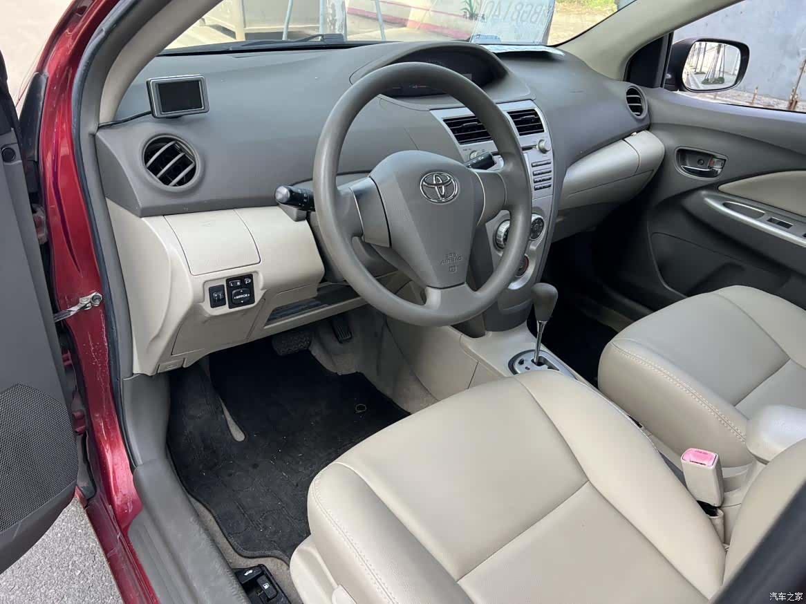 Toyota GL-i, 2011 6