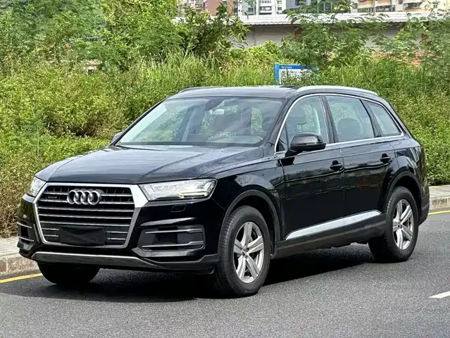 Audi Q7 2017 — купить из Китая под заказ