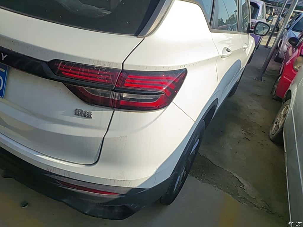 Geely Coolray, 2026 8