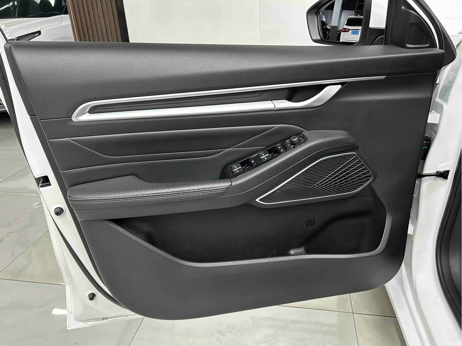 Geely Emgrand, 2024 18