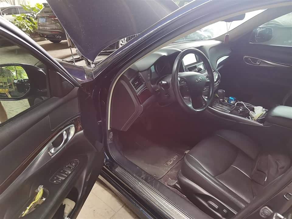 Infiniti Q70 Infiniti Q70