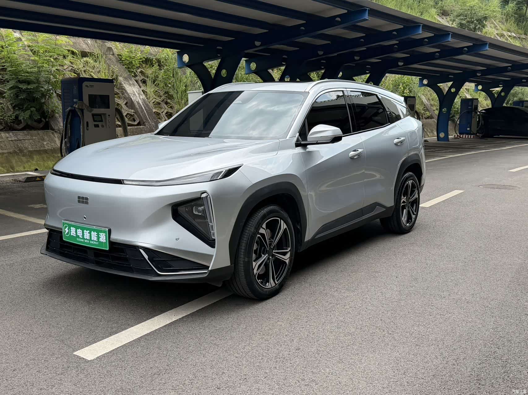 Geely Galaxy L7