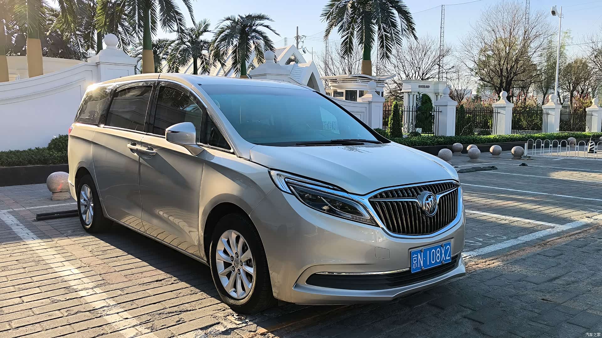 Buick GL8, 2017 1