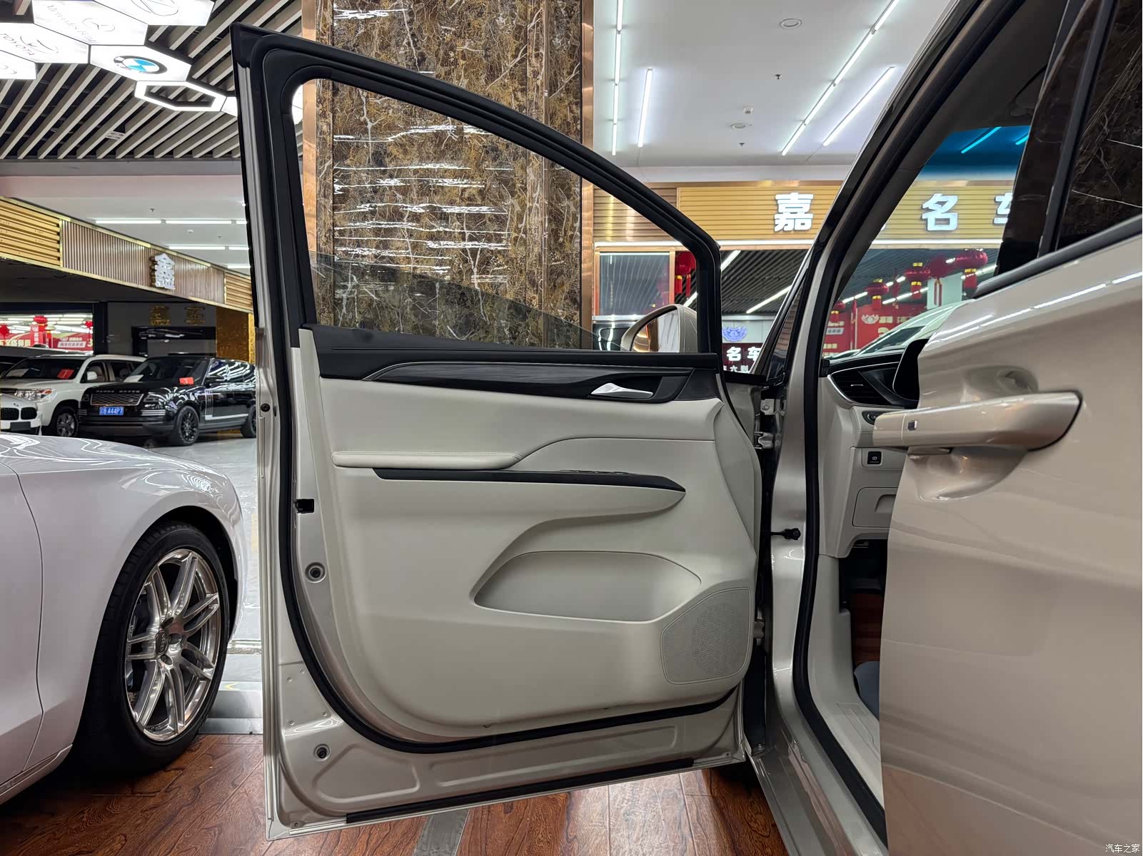 Buick GL8, 2022 9