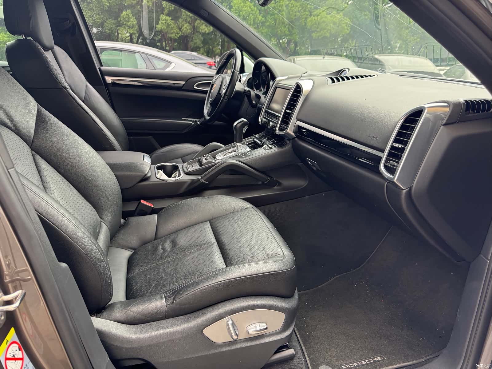 Porsche Cayenne, 2012 11