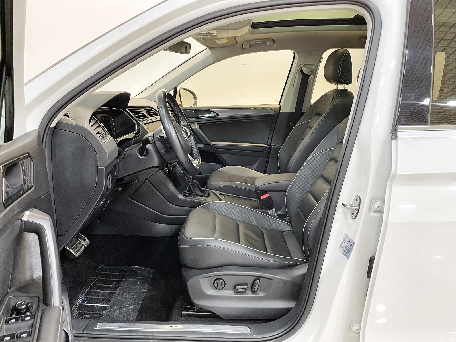 Volkswagen Tiguan L, 2019 14