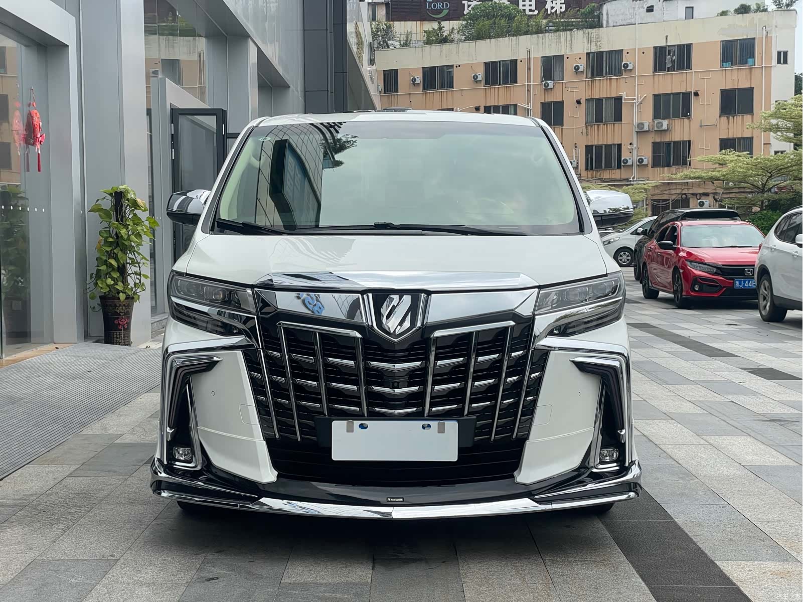 Toyota Alphard, 2018 21