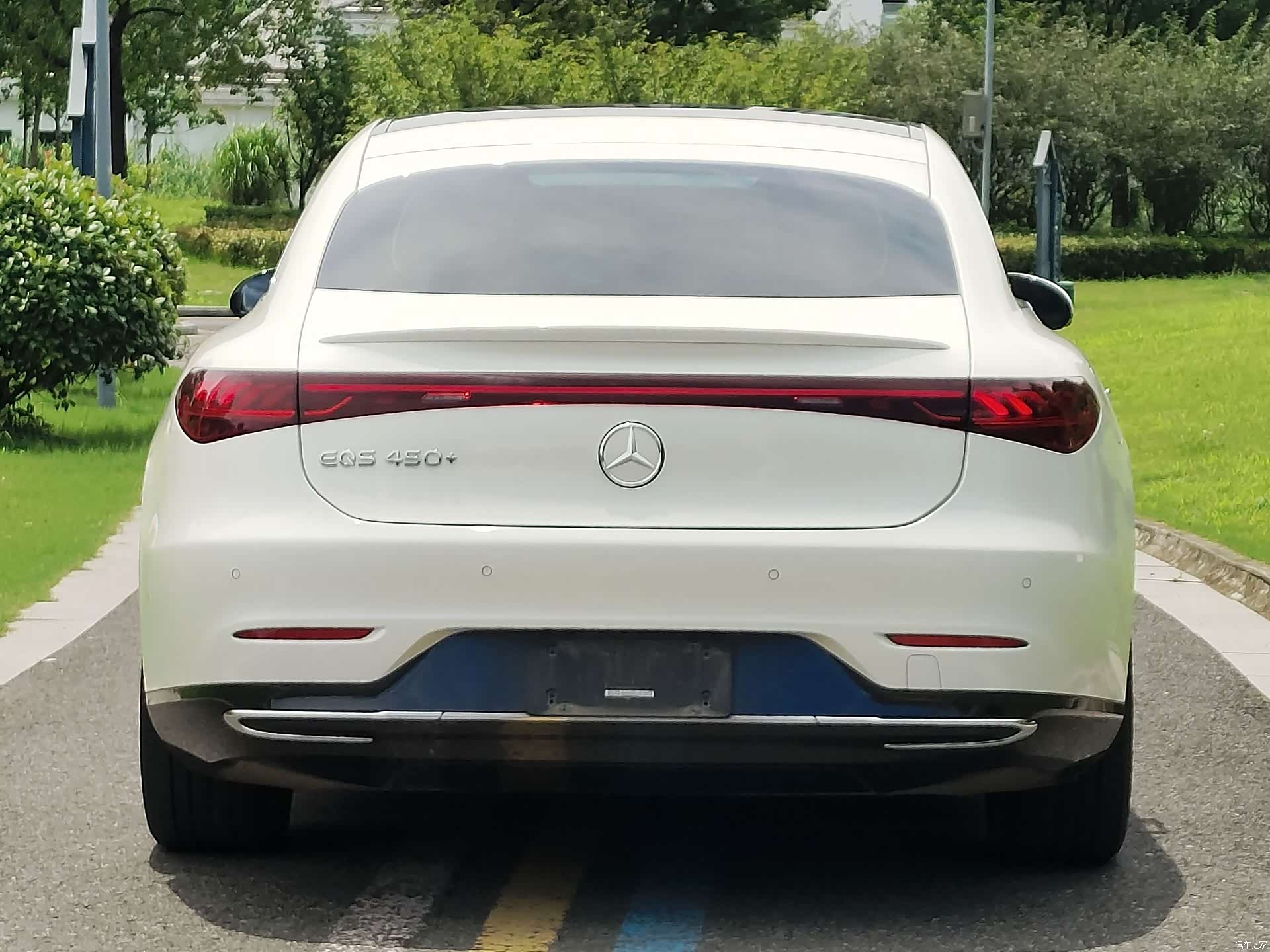 Mercedes-Benz EQS, 2023 3