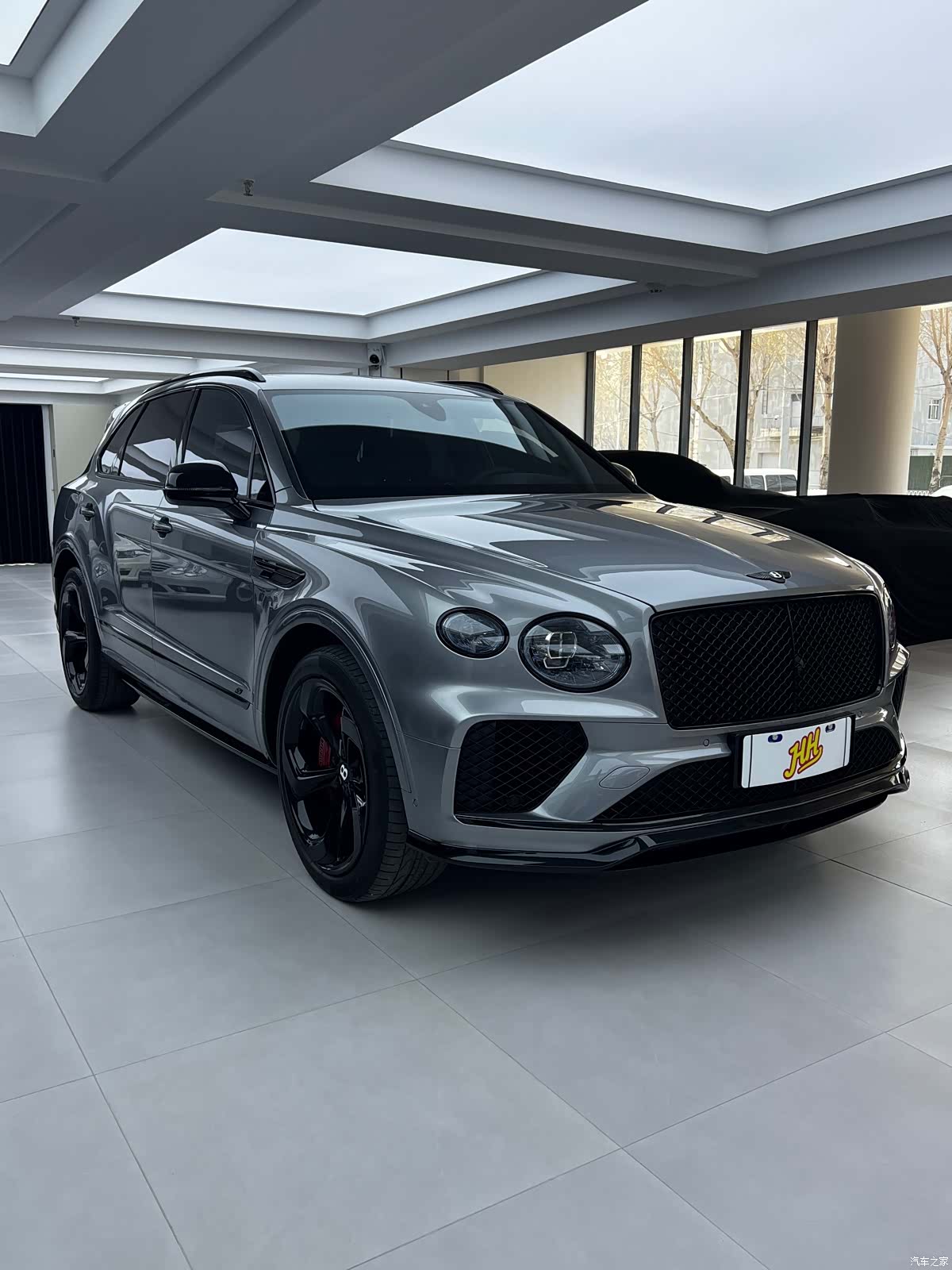 Bentley Bentayga, 2022 3