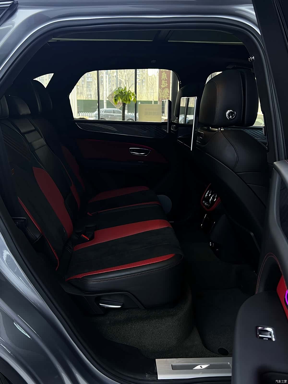 Bentley Bentayga, 2022 15
