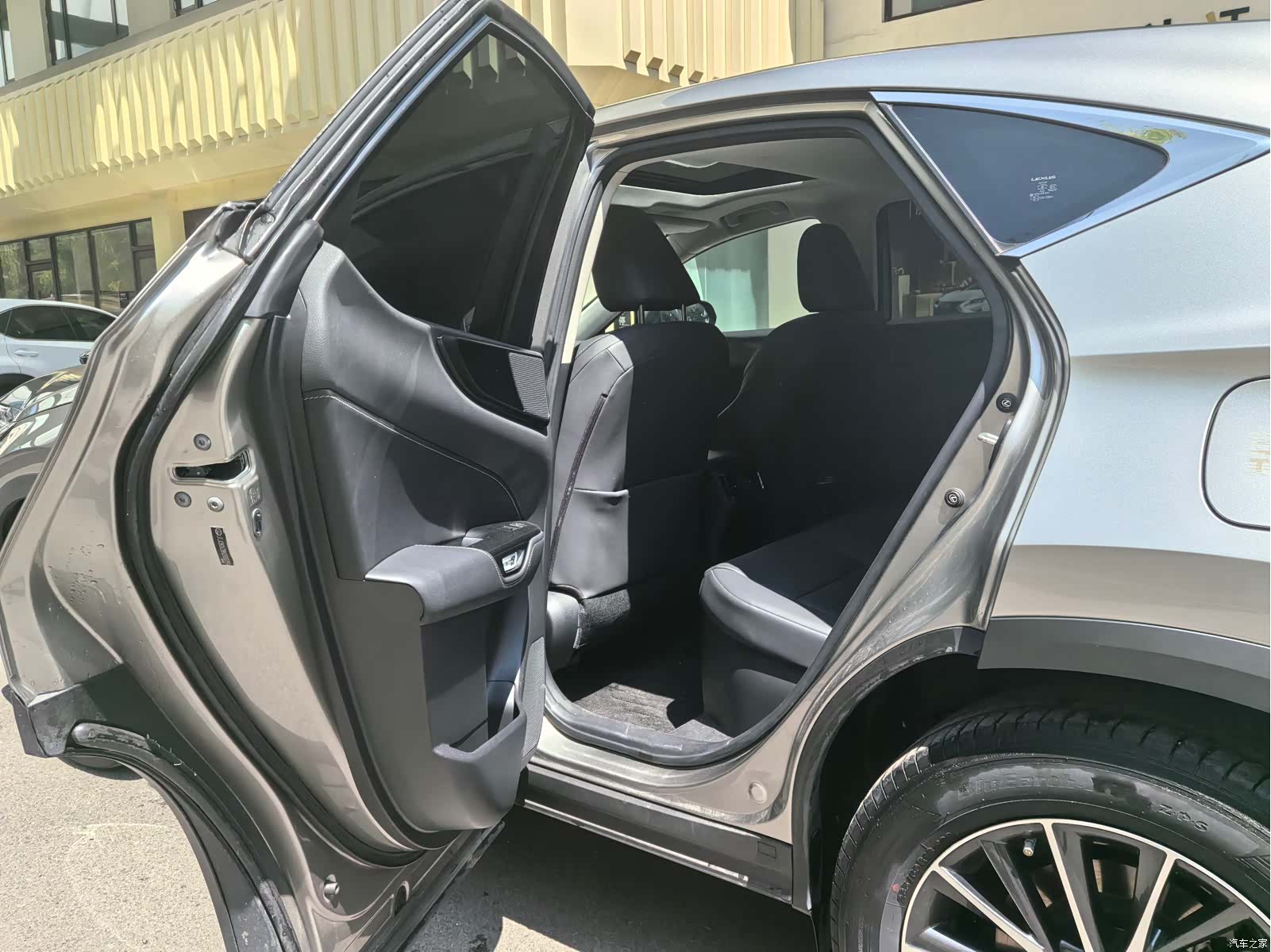 Lexus NX, 2022 4