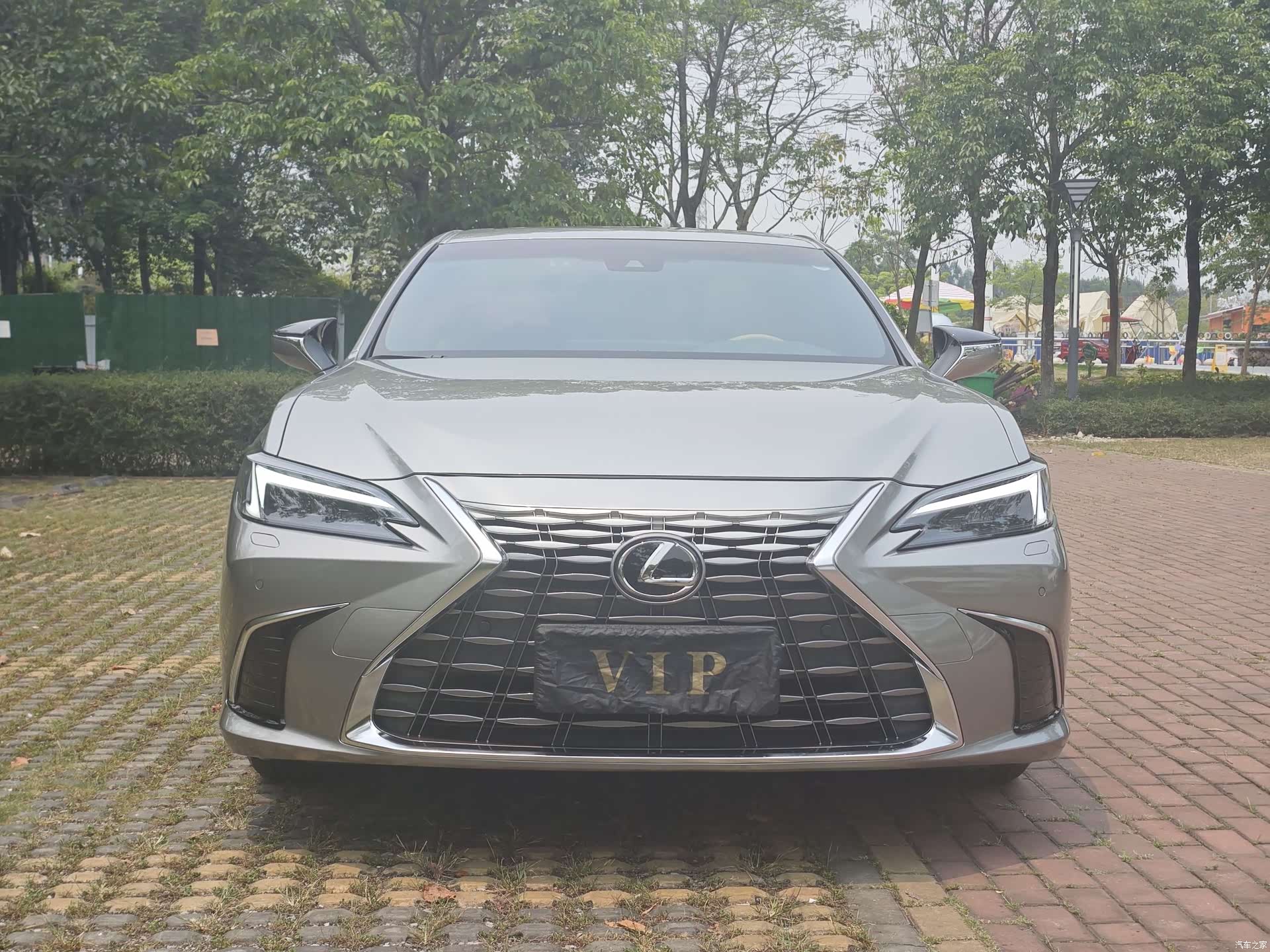 Lexus ES, 2025 2