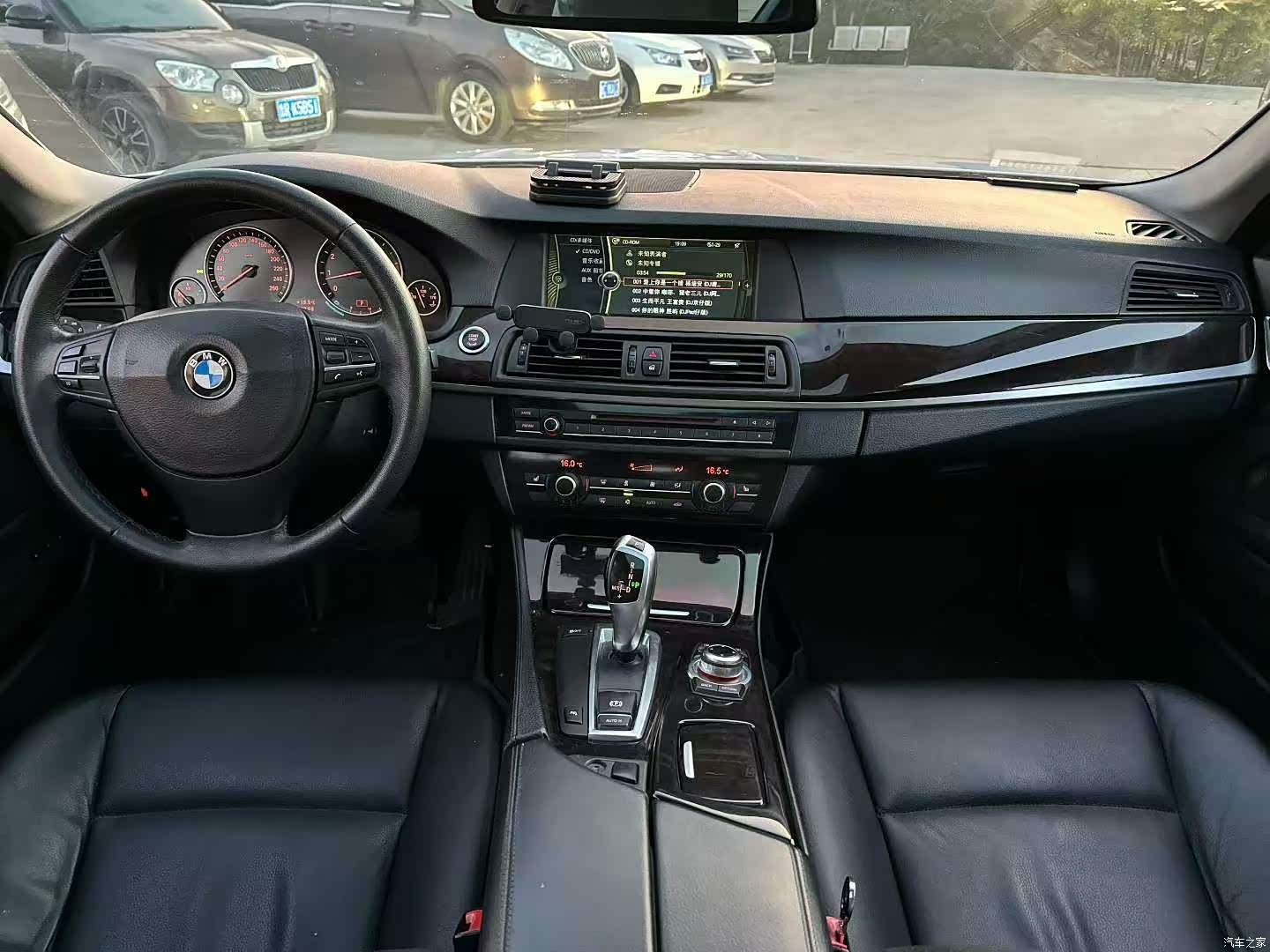 BMW 5 Series, 2011 9