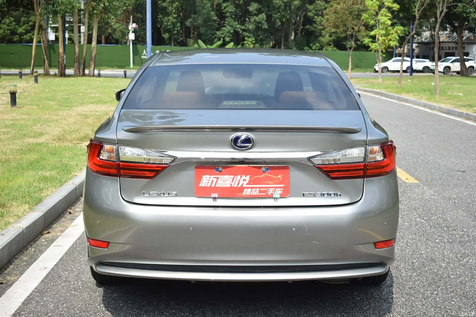 Lexus ES, 2017 все фото