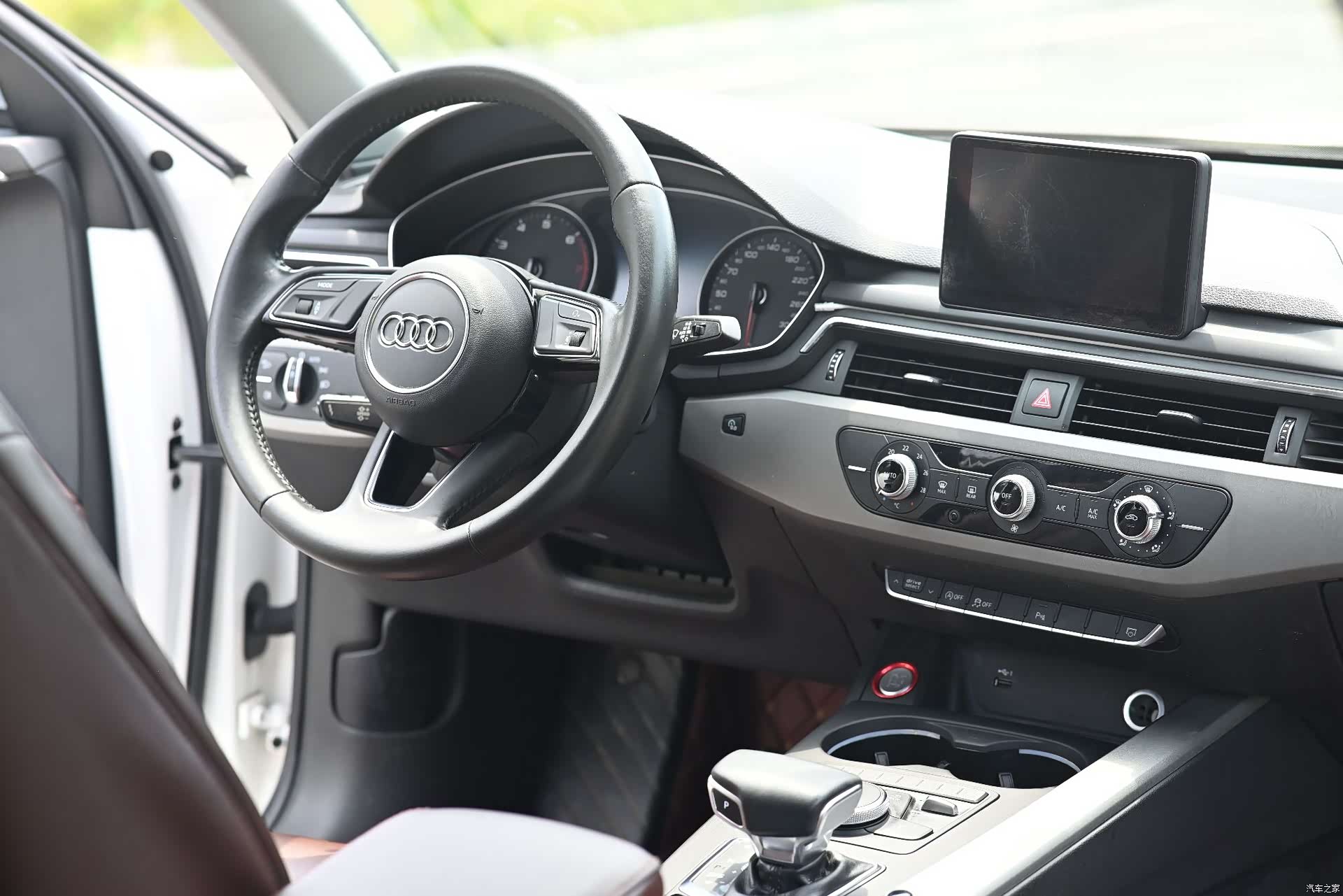 Audi A4L, 2018 6