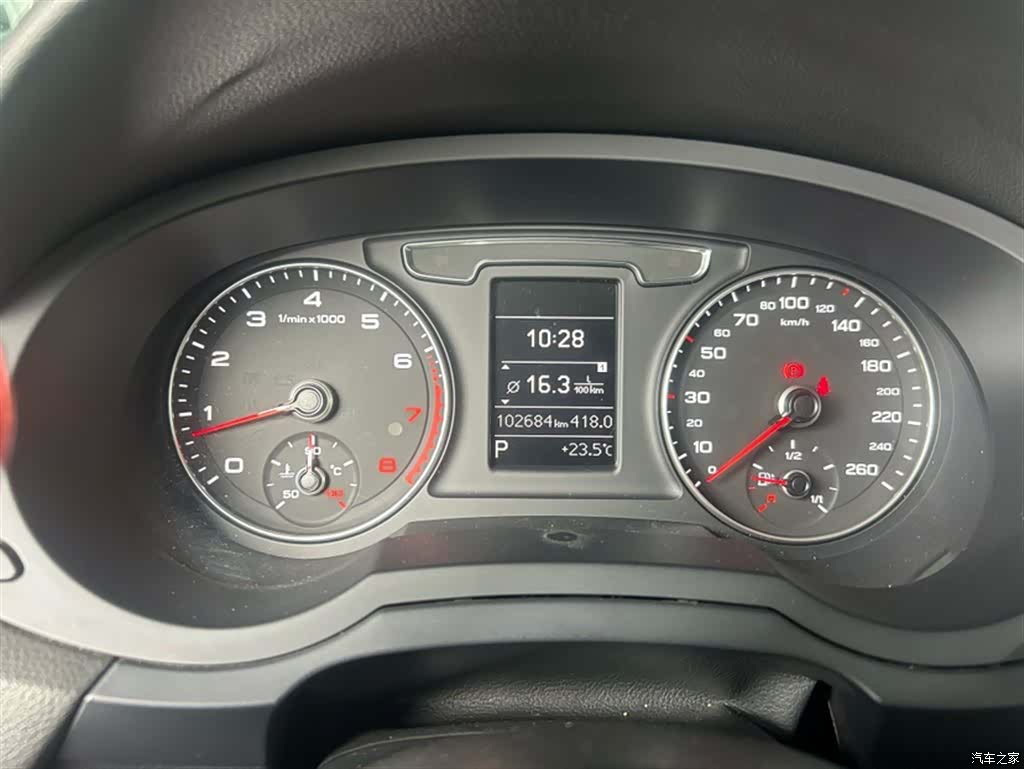 Audi Q3, 2017 11