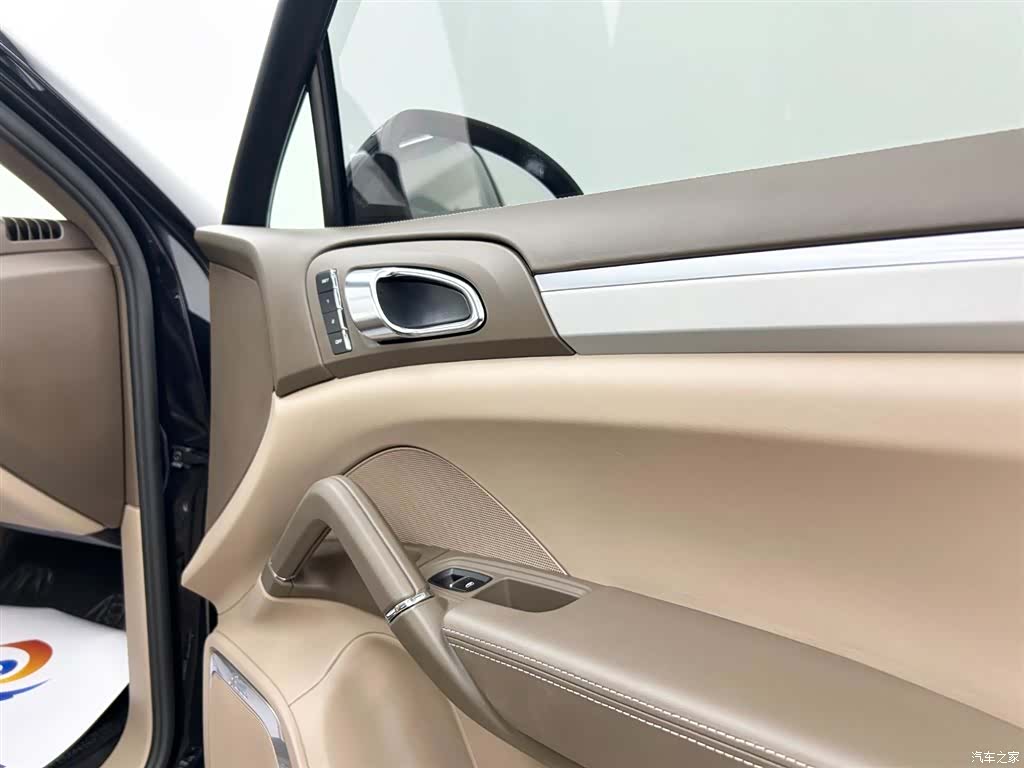 Porsche Cayenne, 2012 9