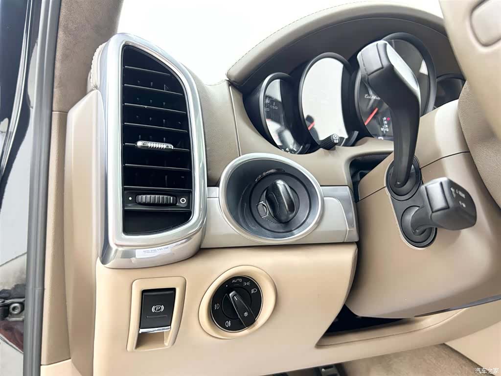 Porsche Cayenne, 2012 21