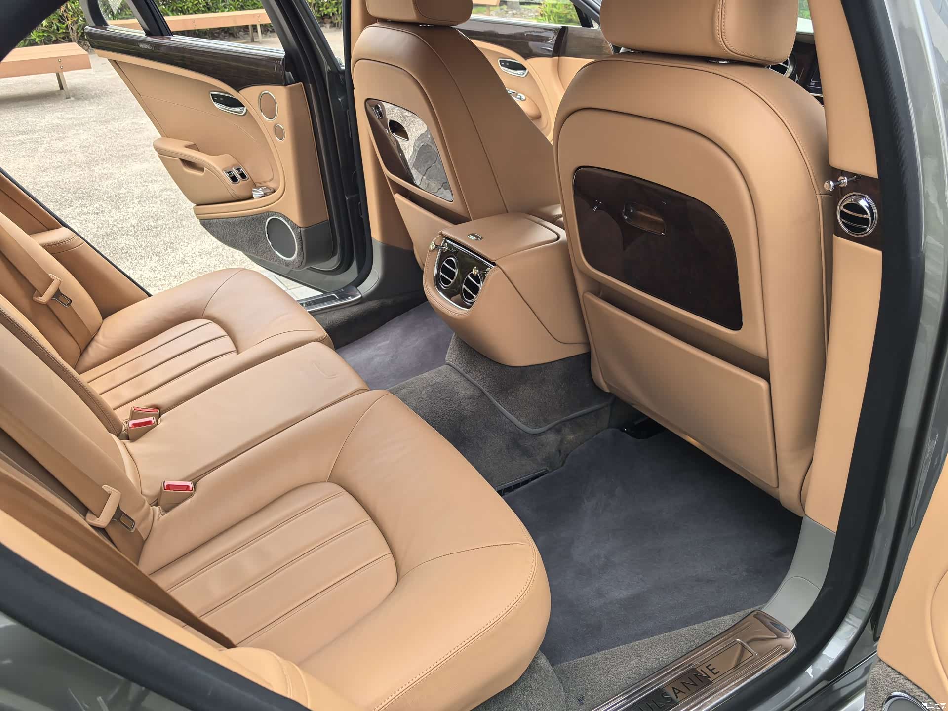 Bentley Mulsanne, 2015 16