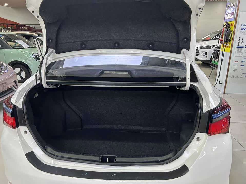 Toyota Corolla dual engine E+ Toyota Corolla dual engine E+