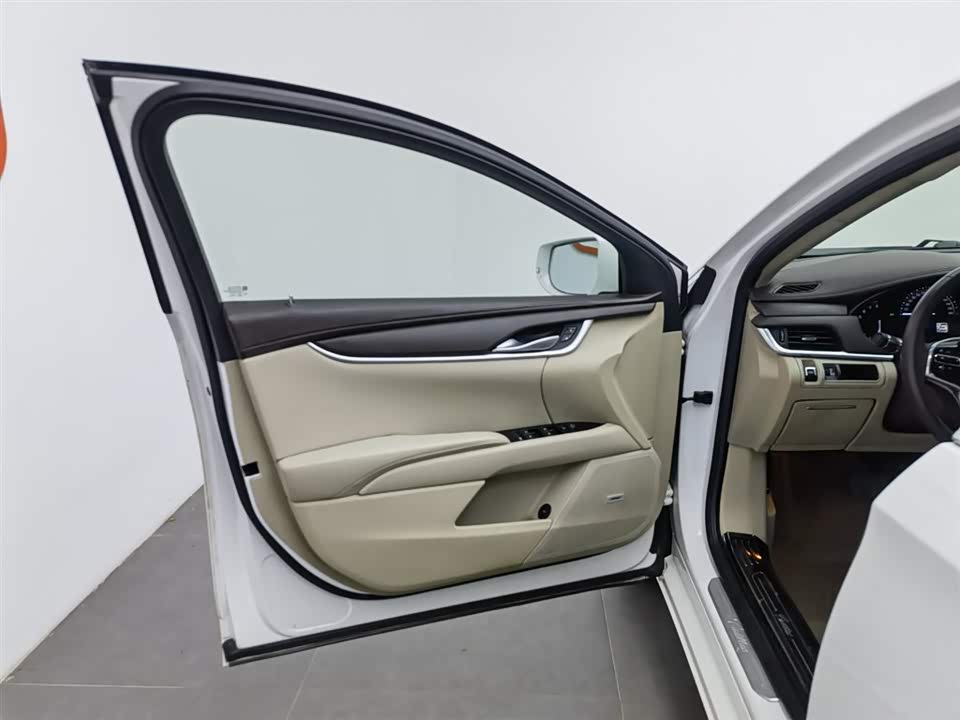 Cadillac XTS