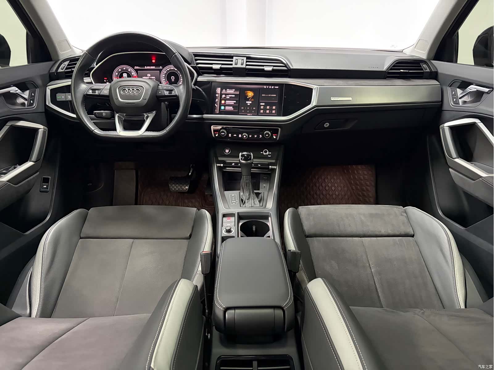 Audi Q3, 2022 11