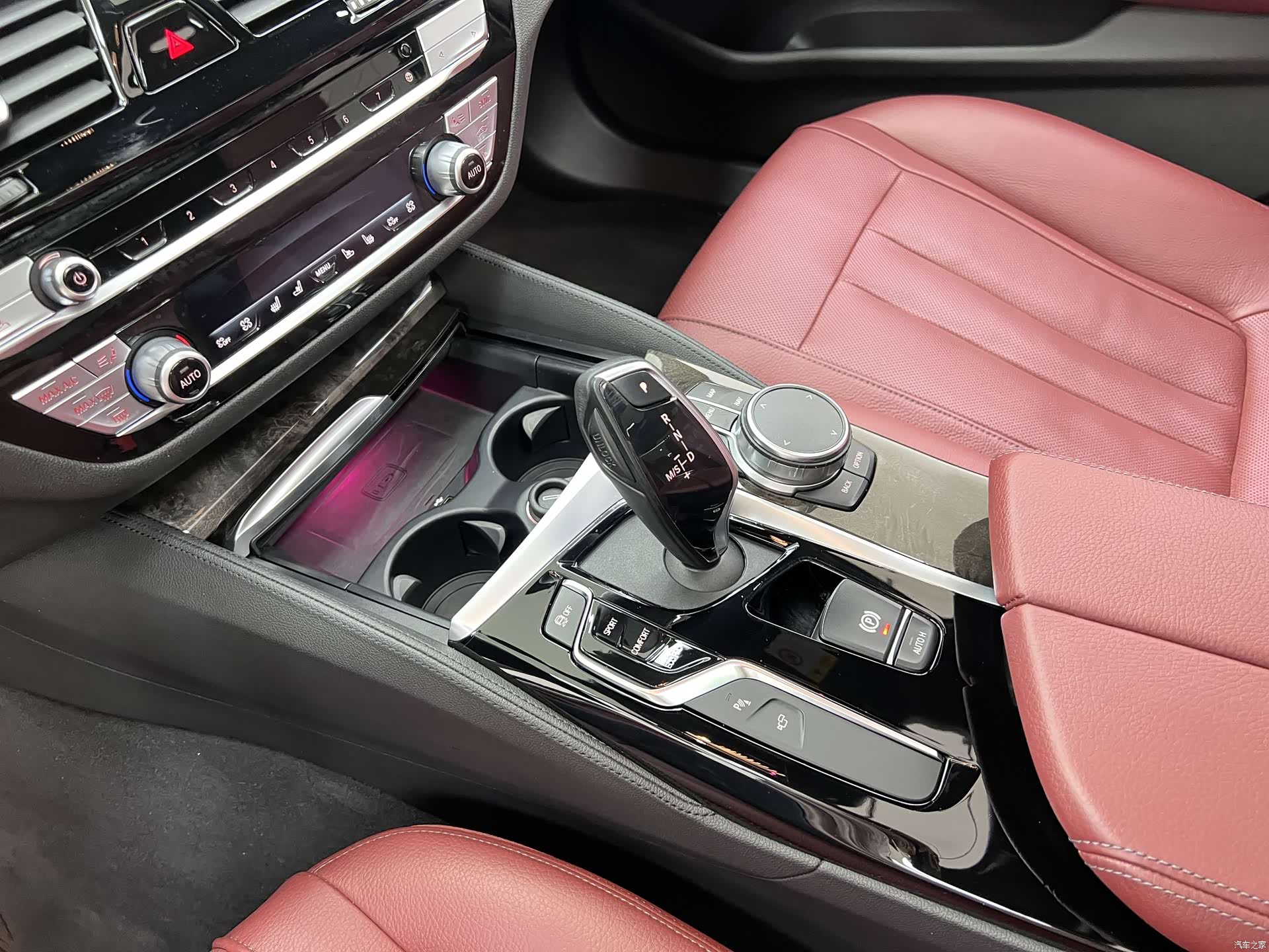 BMW 5 Series, 2020 31
