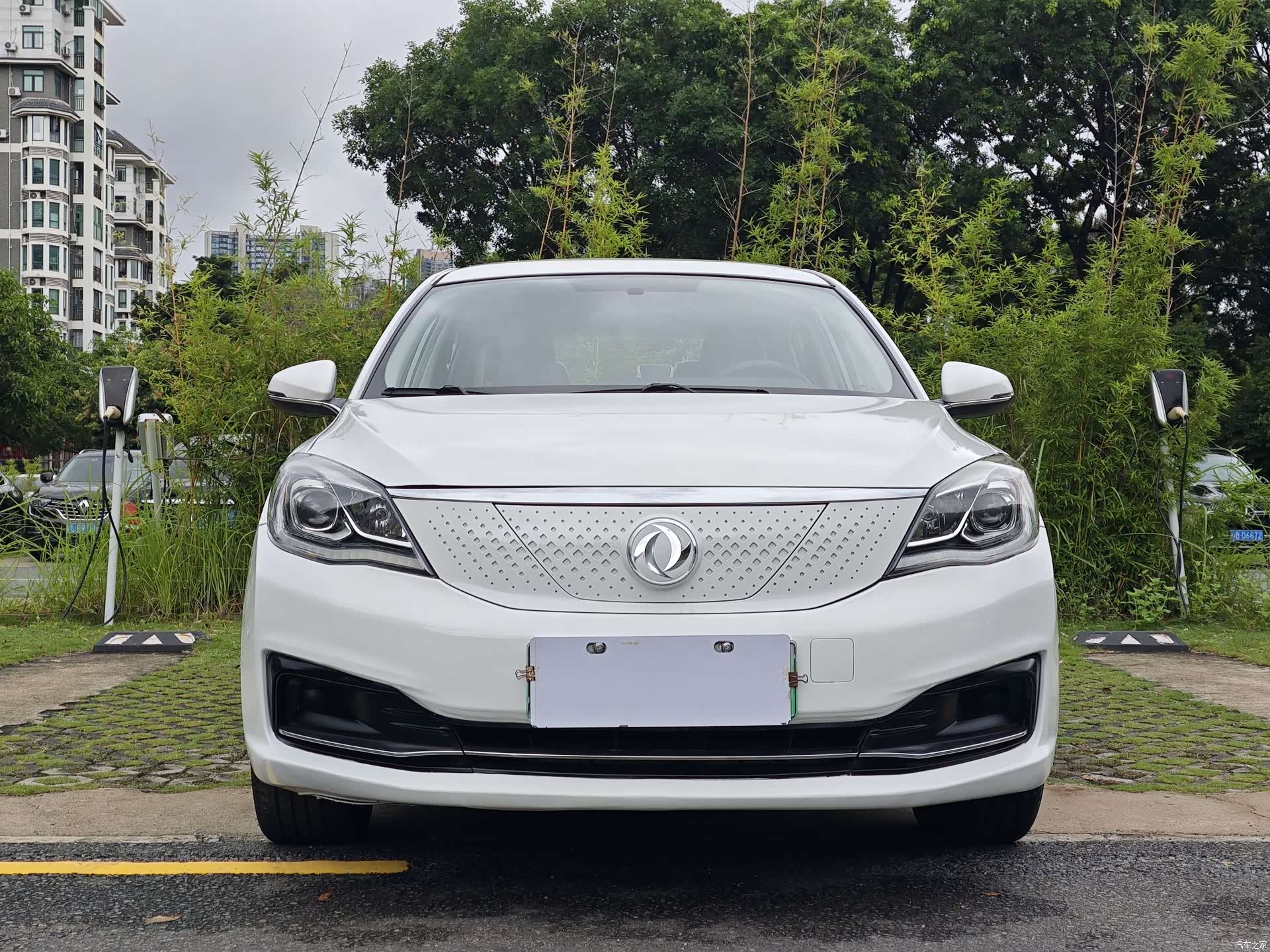 DongFeng E70, 2021 2