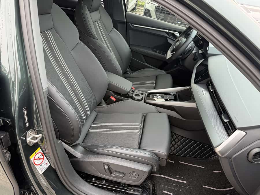 Audi A3 2023, фото 6