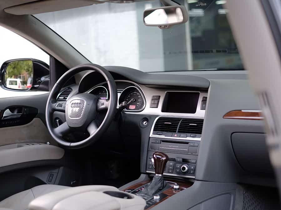 Audi Q7 2010, фото 44