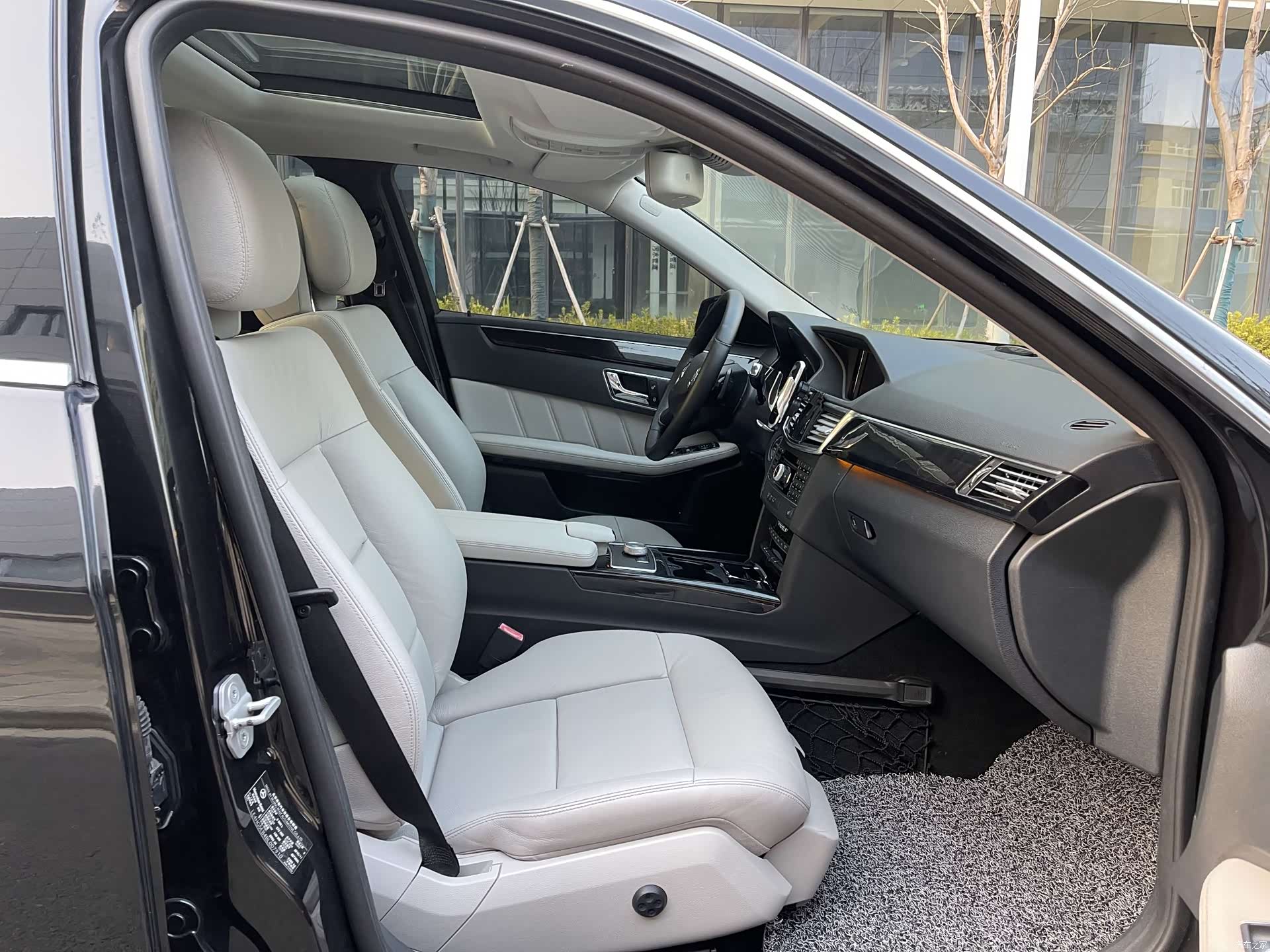 Mercedes-Benz E-Class, 2011 7