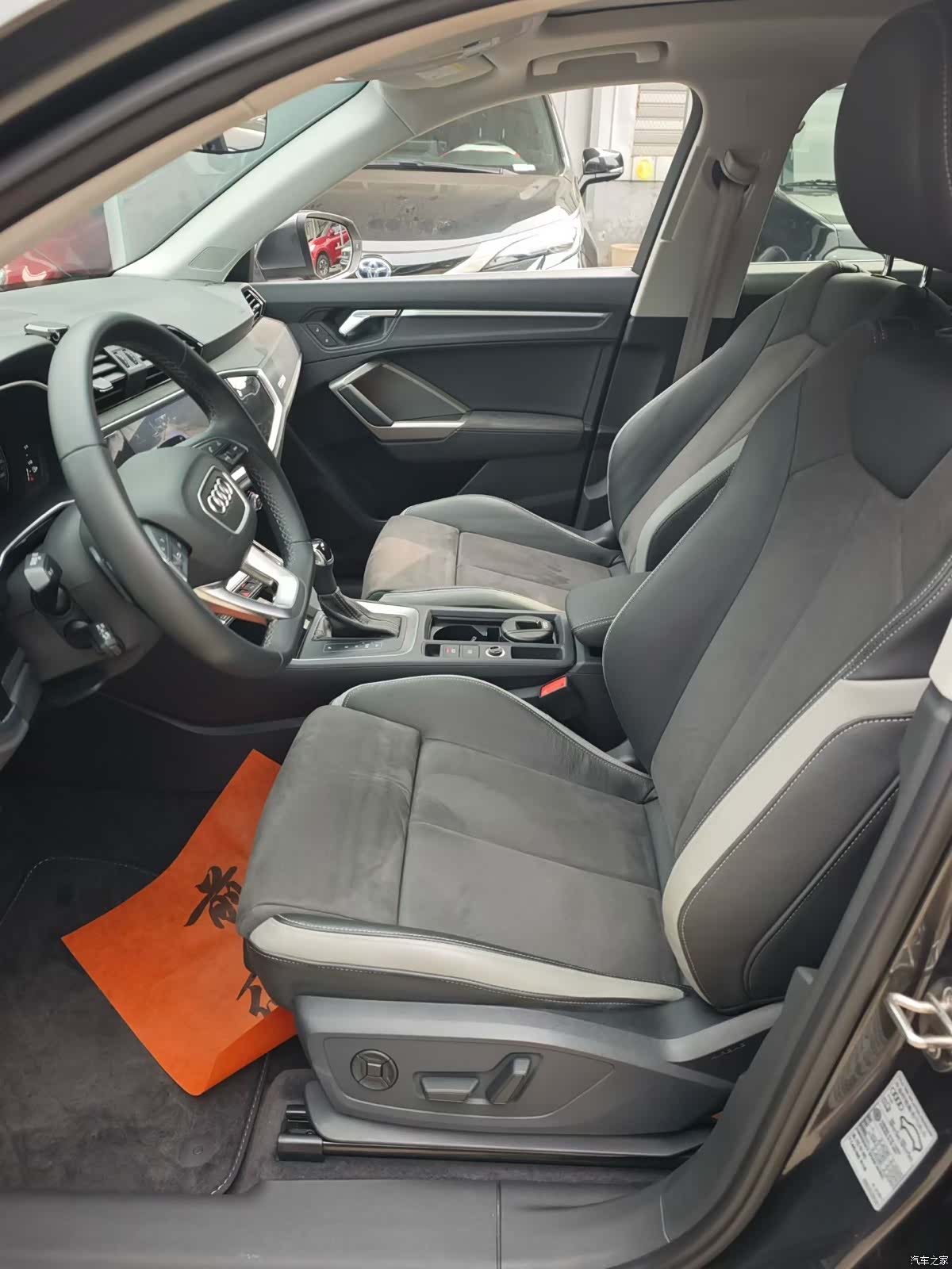 Audi Q3, 2023 4