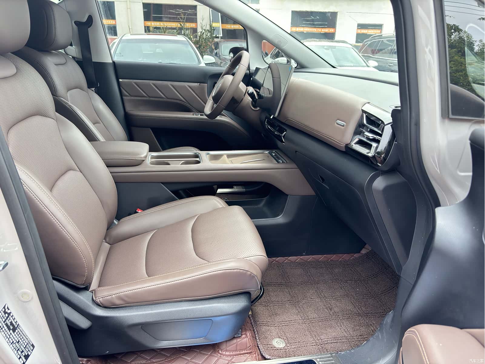Wuling 730, 2025 8