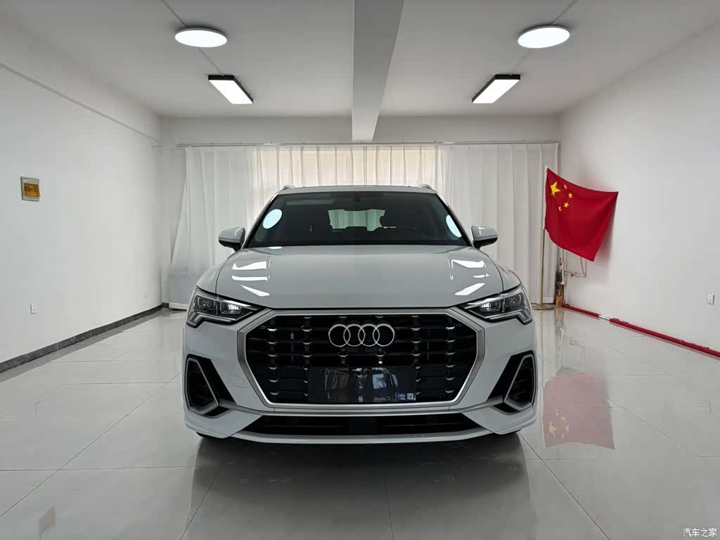 Audi Q3, 2022 2