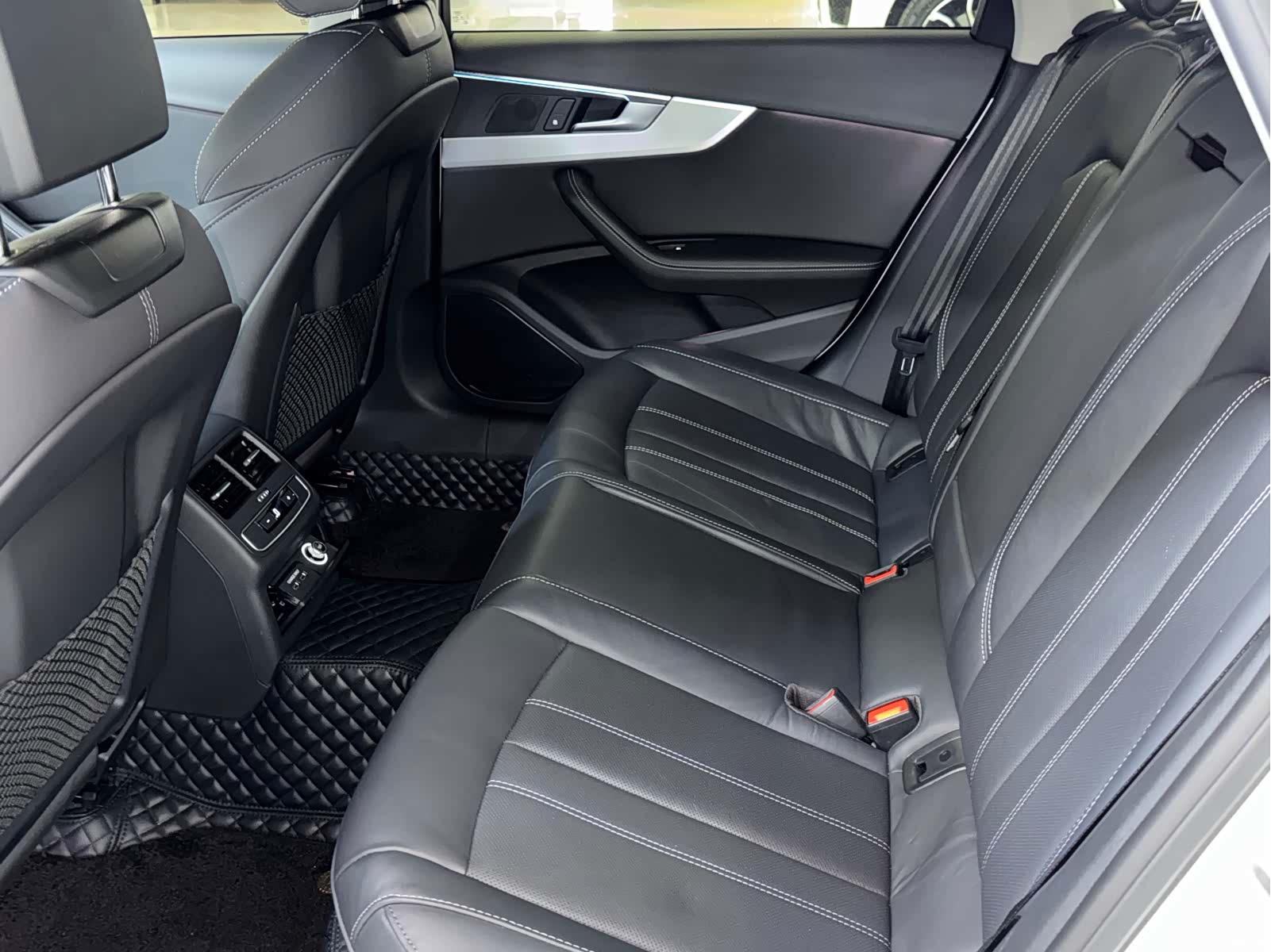 Audi A4L, 2023 30