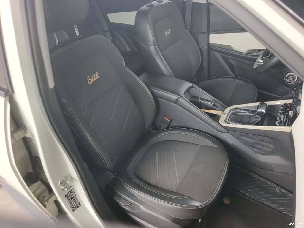 Wuling RS-3, 2022 25