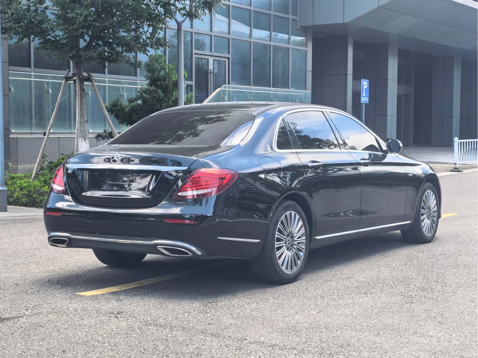 Mercedes-Benz E-Class, 2019 4