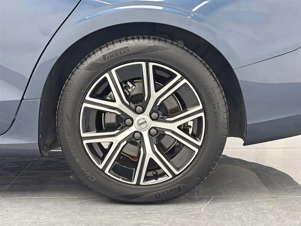 Volvo S60, 2023 24