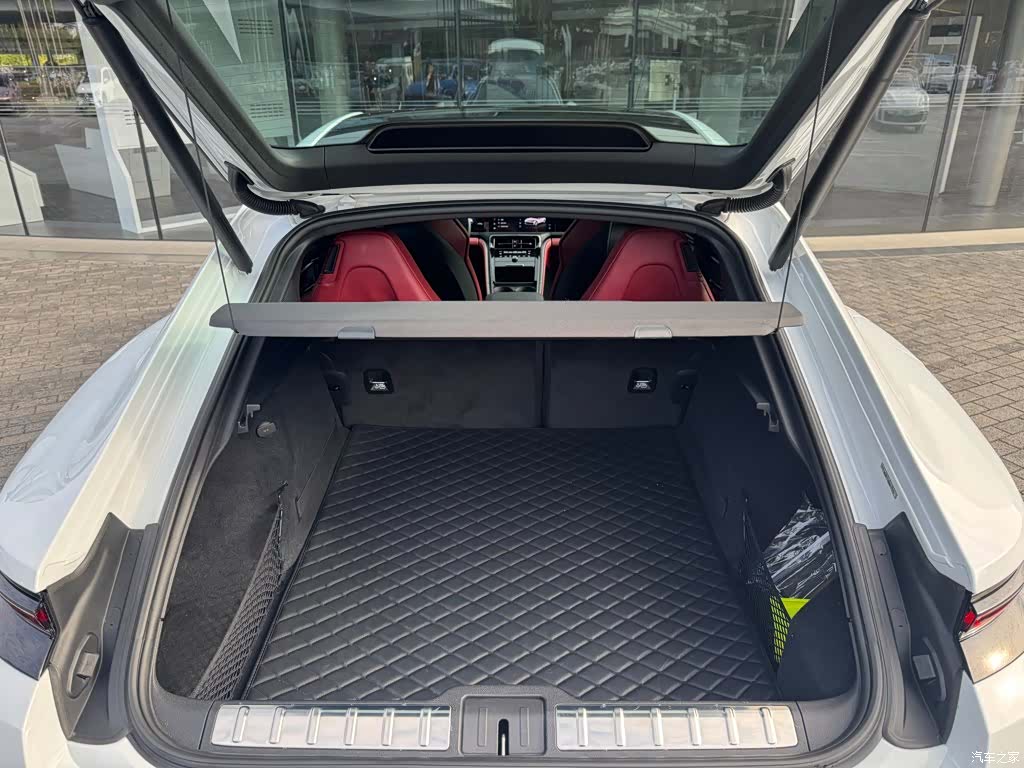 Porsche Panamera, 2024 10