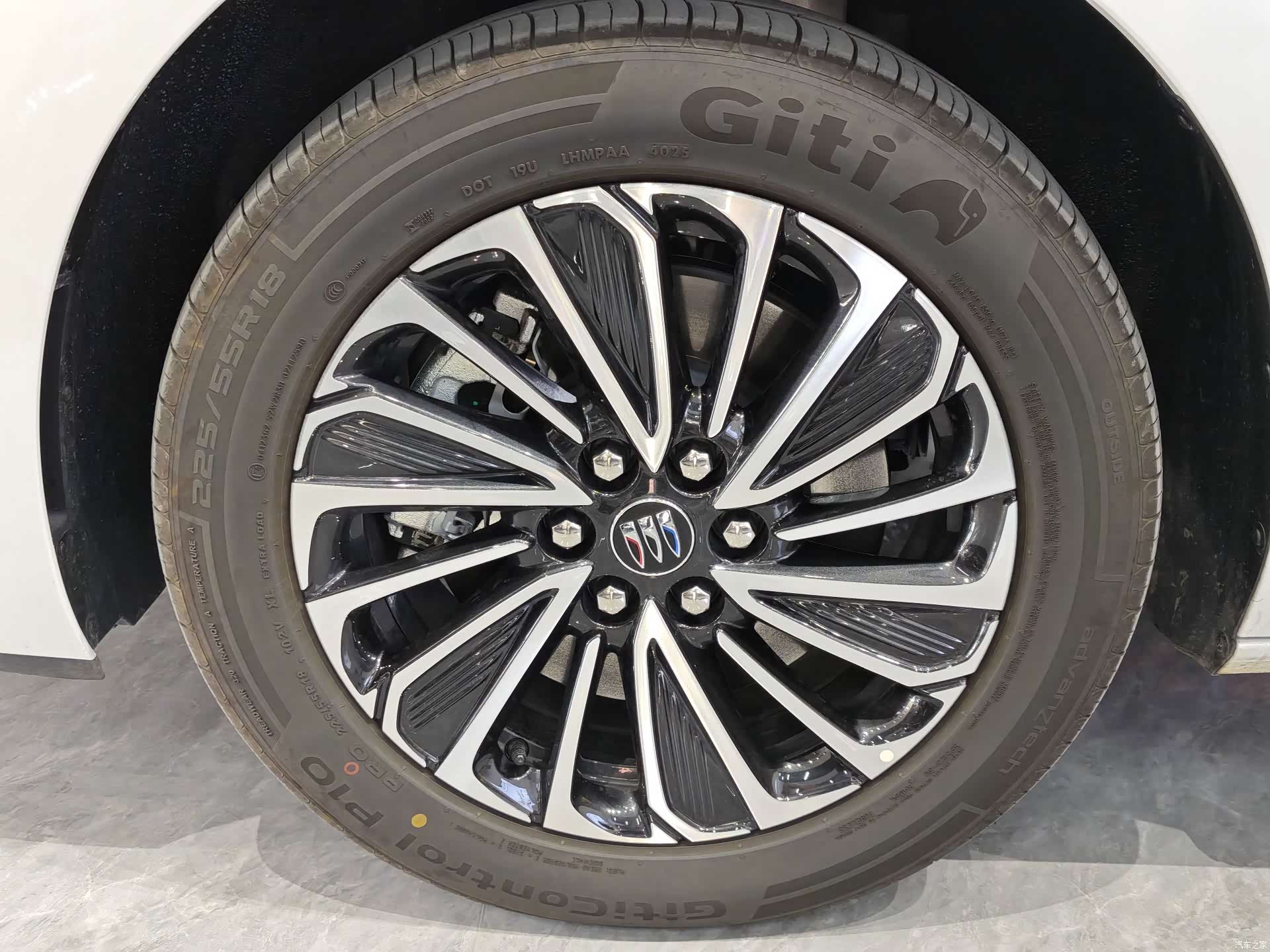 Buick GL8, 2026 17