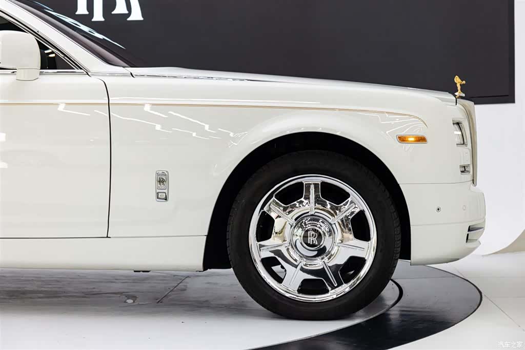 Rolls-Royce Phantom, 2016 22