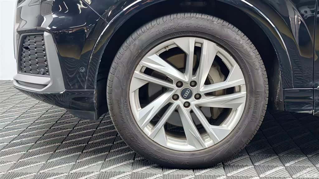 Audi Q7, 2023 7