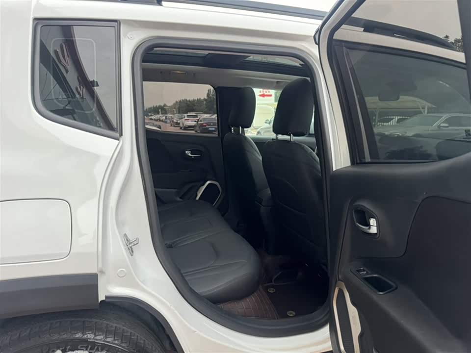 Jeep Freeman